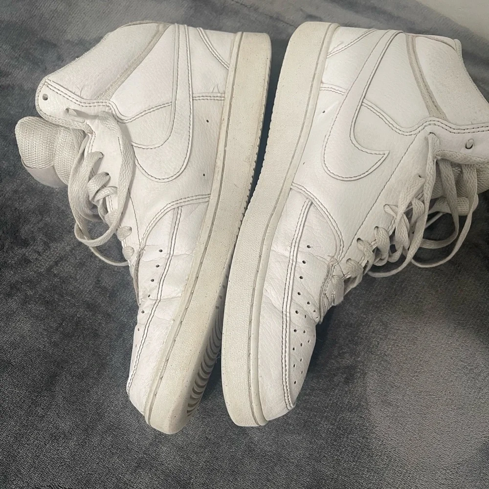 Nike High-Top Sneakers - White - Picture 2 of 3